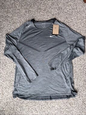 Nike Gray Long Sleeve Performance Top